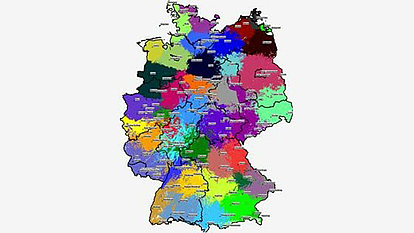 Holistic Network Planning - Multi-Threaded for Maximum Productivity Country map displaying color-coded network planning results for analogue and digital broadcast systems.